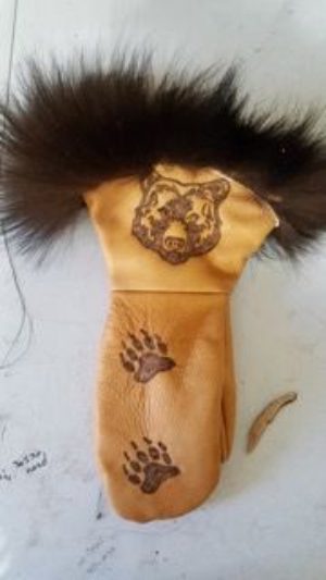 Yellow colored Bear trim gauntlet gloves